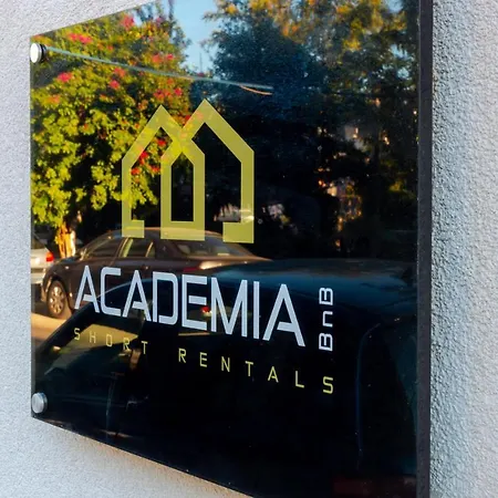 Academia By The Park Apartment *