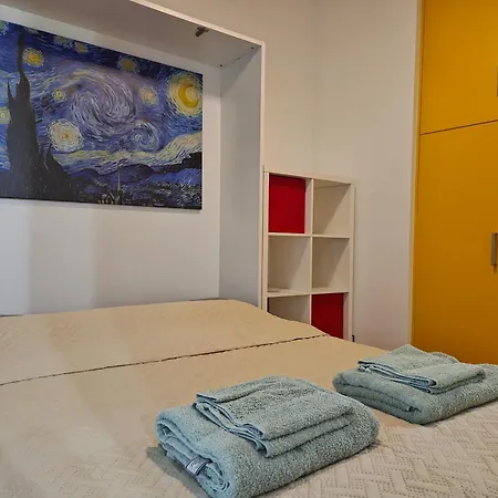 Apartment Academia By The Park