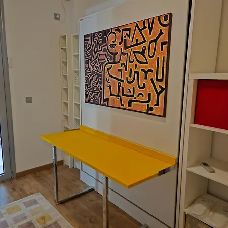 Apartment Academia By The Park